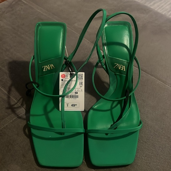 Zara Green Square Tor Sandals - Picture 3 of 4